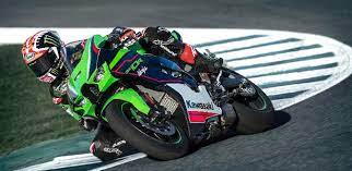 Nova Kawasaki Ninja chega com tecnologia da MotoGP e preço de VW Nivus