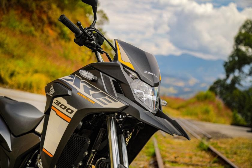 Linha 2022 da XRE mantém motor de 291,6 cm3 com até 25,6 cv e pode custar até R$ 20.890