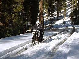 Equipamento necessário para andar de moto no Inverno