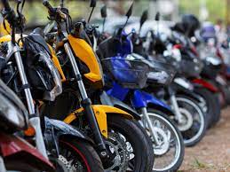 Com gasolina cara e pandemia, venda de motos cresce 72% no DF
